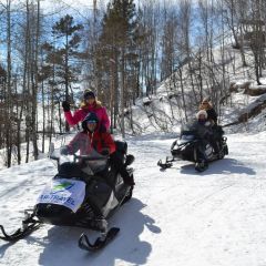 На снегоходах и  собачьих упряжках по Байкалу (фото 3)