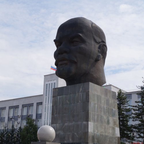 День 1. голова Ленина